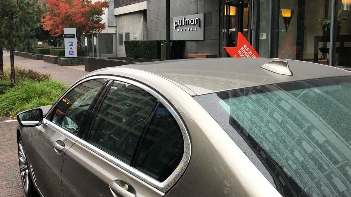 Transfer on a rainy day! #amsterdam #businesstraveller  #schiphol #carservice #a...