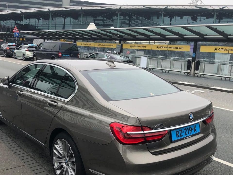 Today we have a VIP pickup! #amsterdam #businesstraveller  #schiphol #carservice...